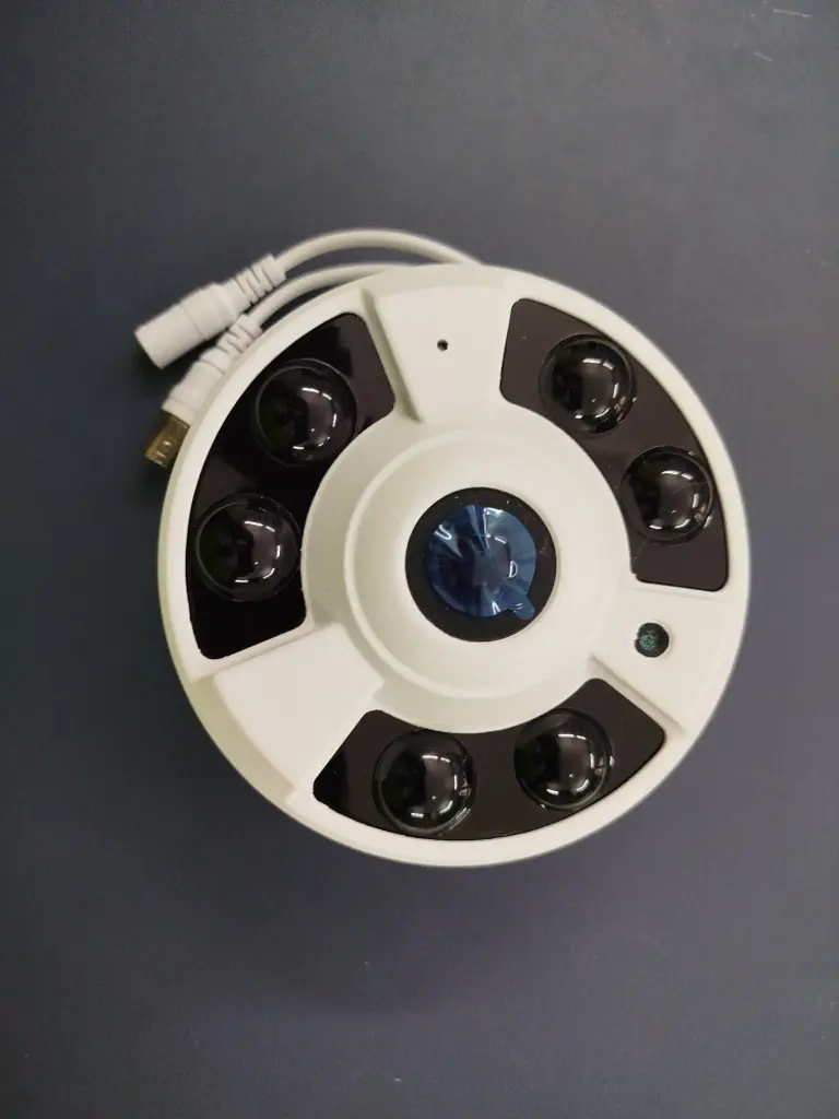 Cámara de audio HD a color IR de 5 MP con 360° y 6 luces