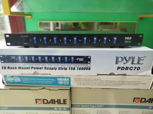 Regleta de fuente de alimentación para montaje en rack 1U, 15 A, 1800 VA